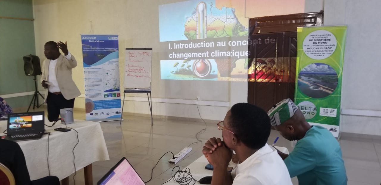 Formation des élus et cadres locaux du Mono-Couffo sur les enjeux climatiques : une initiative de Eco-Benin pour un développement durable.